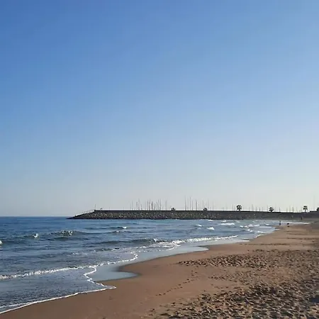 Con Terraza Privada, Piscina Y Pkg